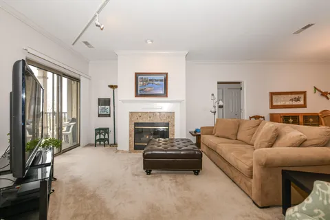 $524,900 | 1300 North Prospect Avenue, Unit 120, Milwaukee, WI 53202
