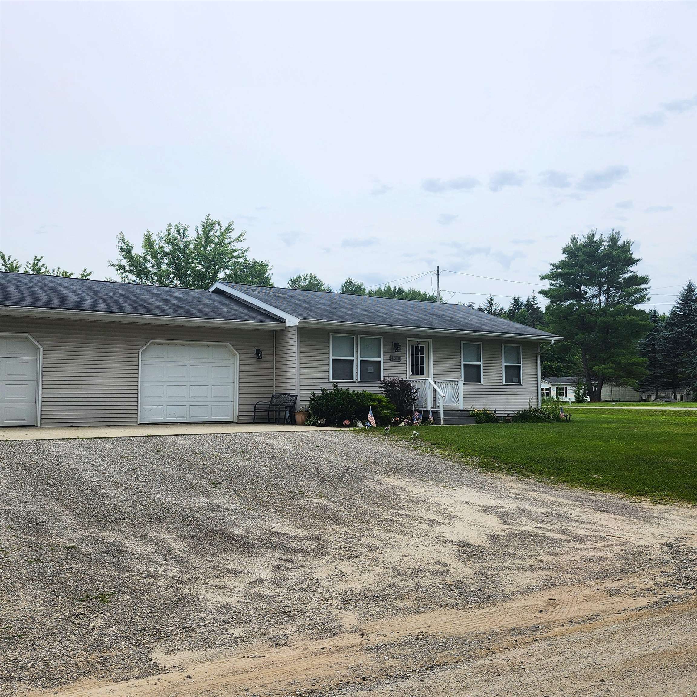 1010 Creek Road Beaverton, MI 48612 - Photo 3 of 16