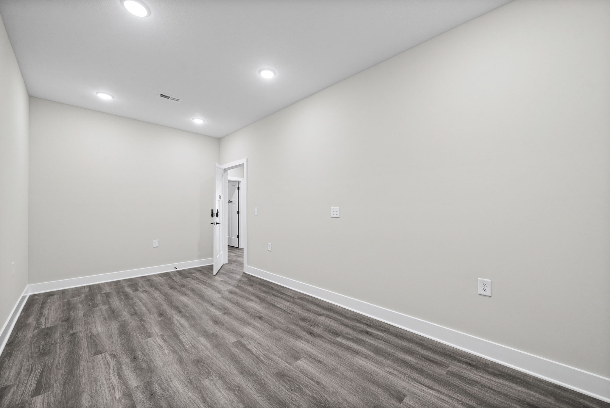 2510 Pea Ridge Road Clarksville, TN 37040 - Photo 15 of 41 a view of room with wooden floor