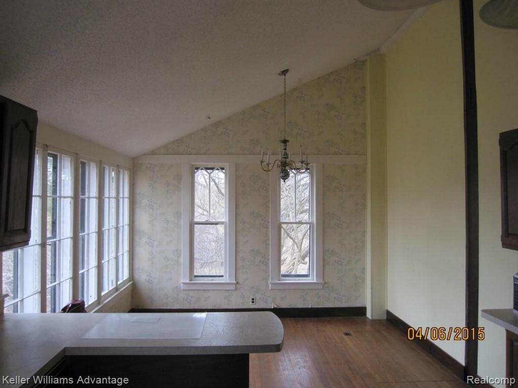 7951 Earhart Road South Lyon, MI 48178 - Photo 8 of 18 IMG_4136.jpg