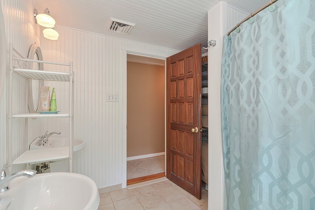 7 Larchwood Road Paxton, MA 01612 - Photo 20 of 27 Gallery Image 20
