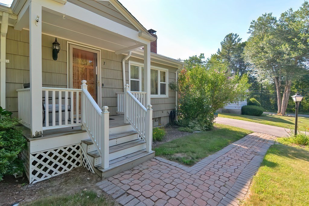 7 Larchwood Road Paxton, MA 01612 - Photo 2 of 27 Gallery Image 2