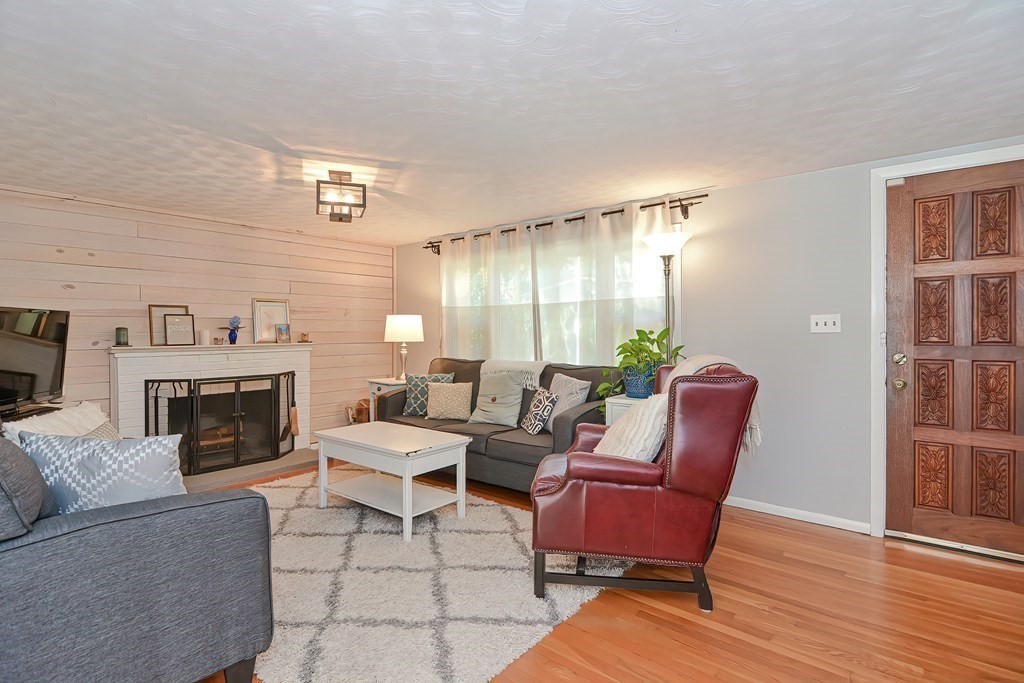 7 Larchwood Road Paxton, MA 01612 - Photo 5 of 27 Gallery Image 5