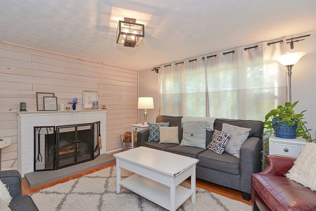 7 Larchwood Road Paxton, MA 01612 - Photo 6 of 27 Gallery Image 6
