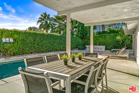 $995,000 | 2251 East Calle Papagayo, Palm Springs, CA 92262