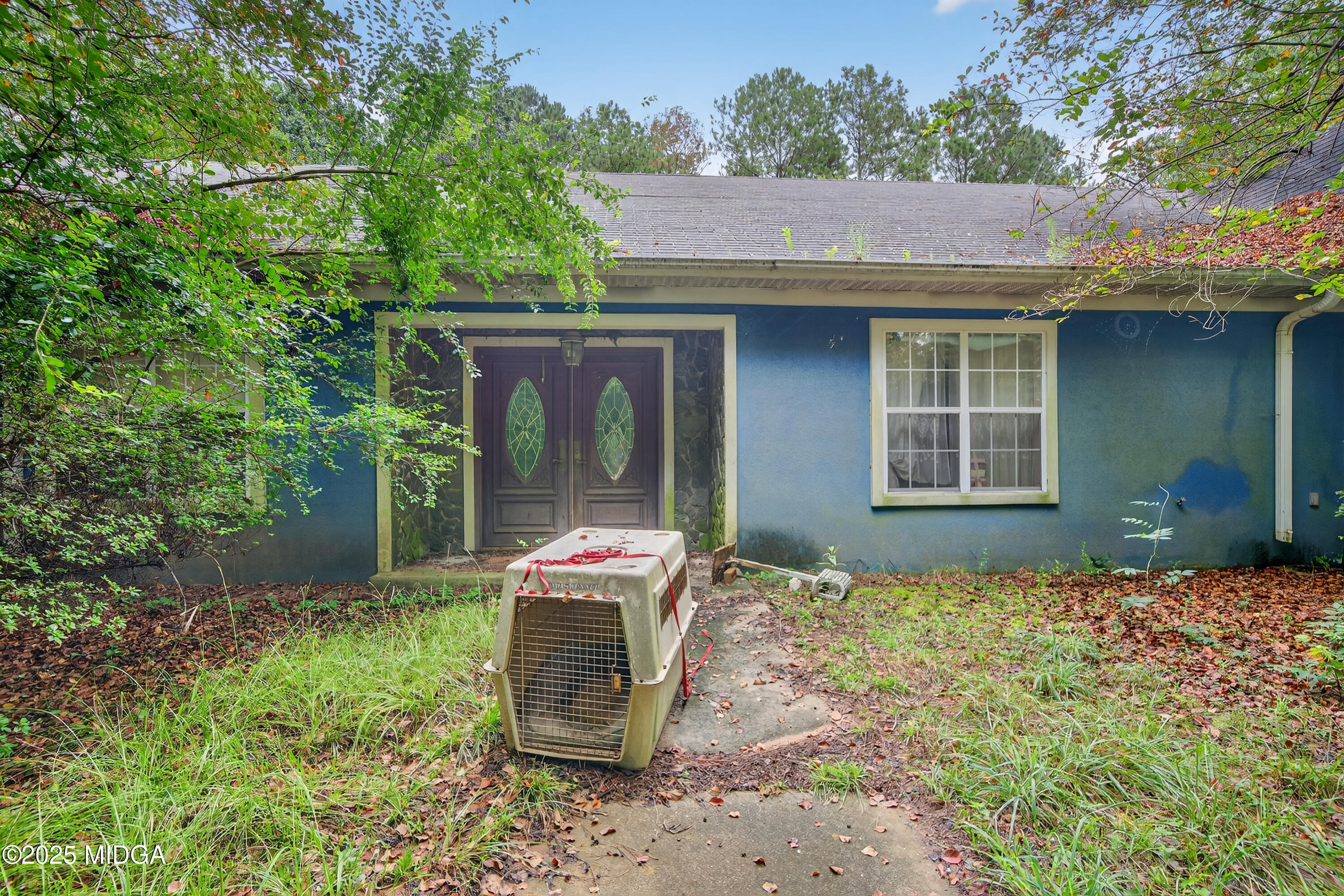 615 Lite-N-Tie Road Gray, GA 31032 - Photo 6 of 19 a front view of a house with garden