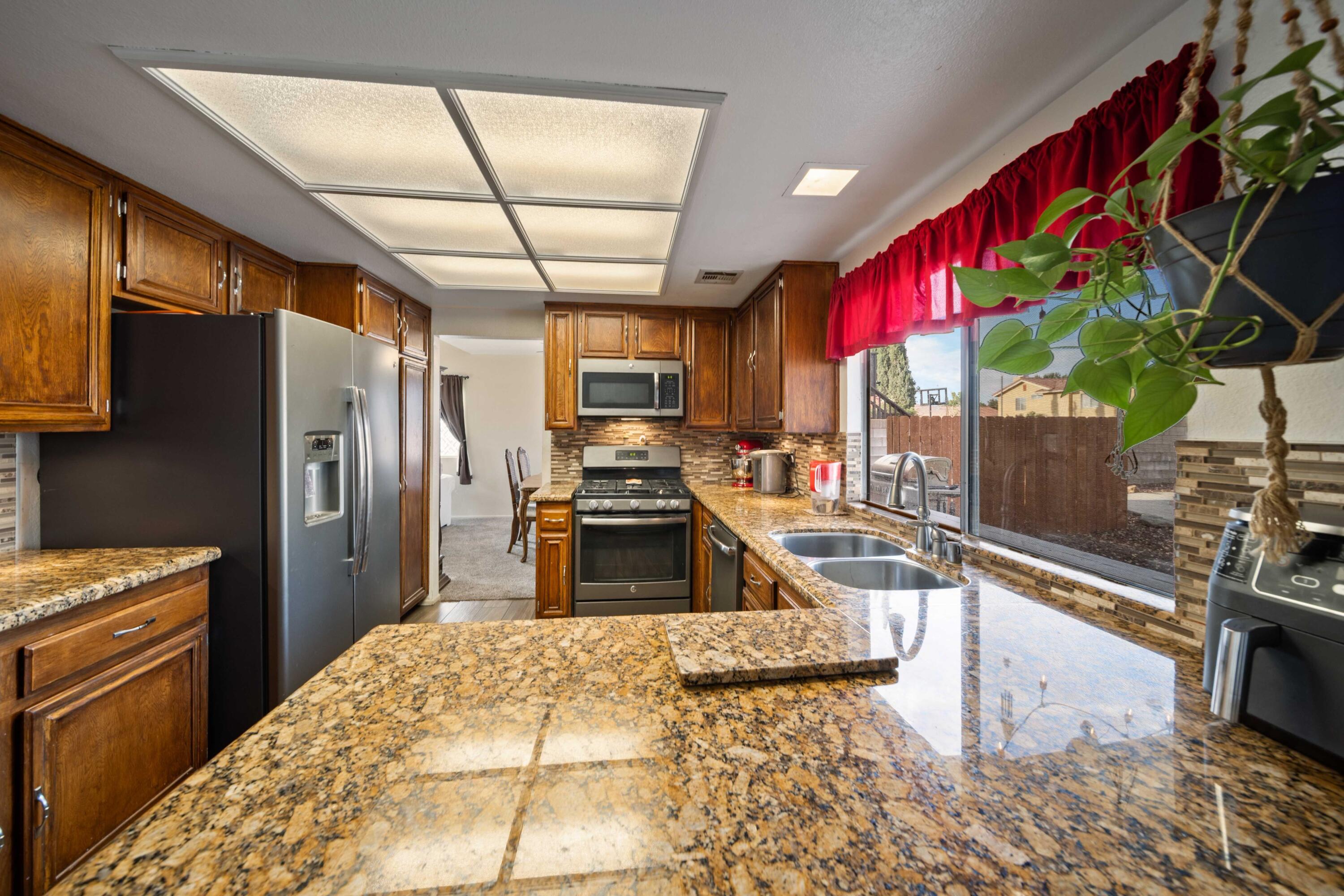 43816 Fallon Drive Lancaster, CA 93535 - Photo 12 of 30 Kitchen 2