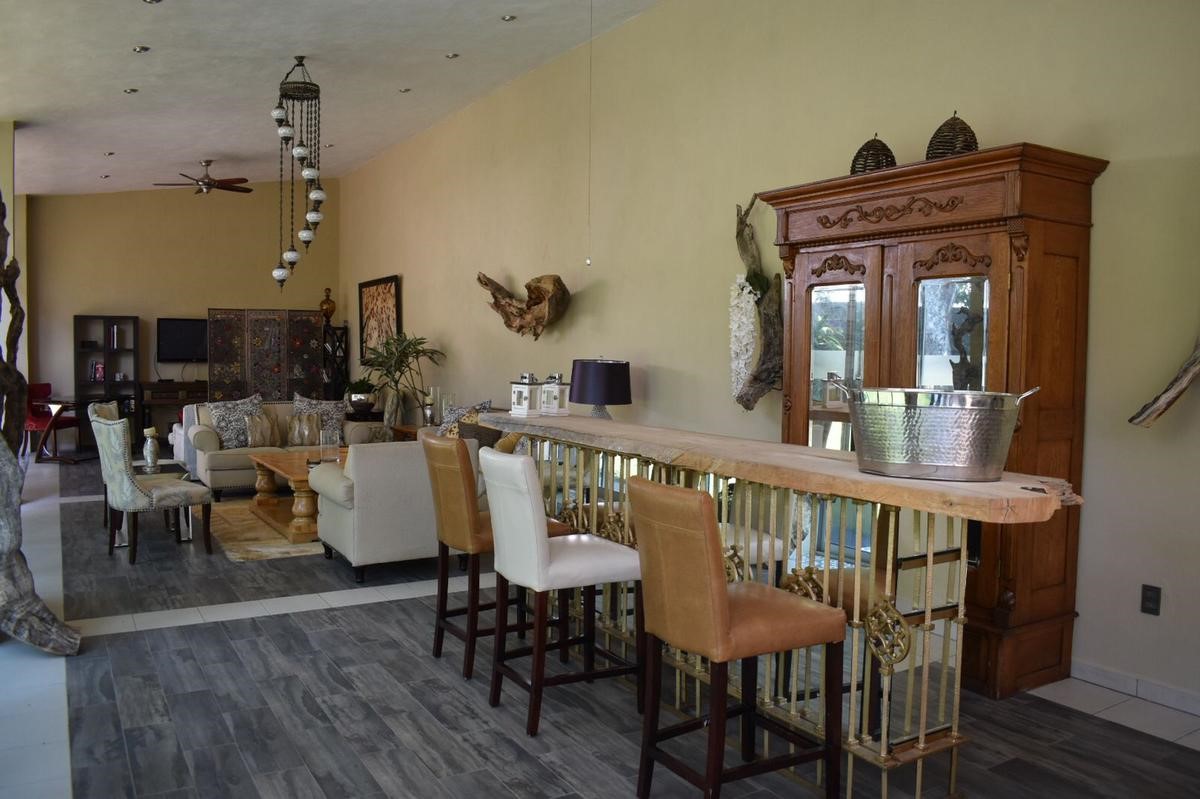 23 Privada Vergel Hillview, IL 62050 - Photo 13 of 17 a view of a dining room with furniture and wooden floor