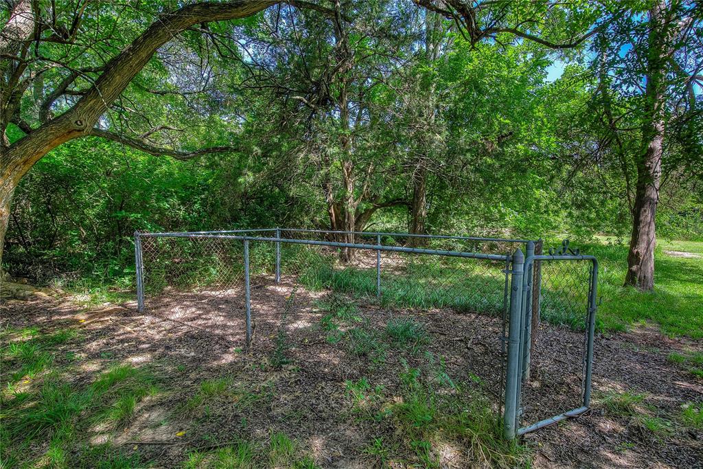 18 Mullaney Road Greenville, TX 75402 - Photo 35 of 37 a garden view with a small space