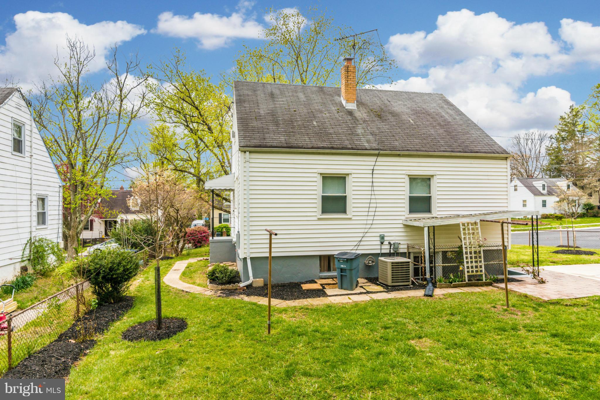 2801 Weisman Road Silver Spring, MD 20902 - Photo 29 of 30 a view of a house with backyard