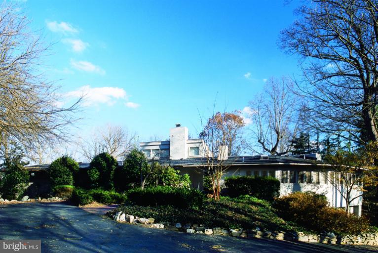 Exterior (Front)
