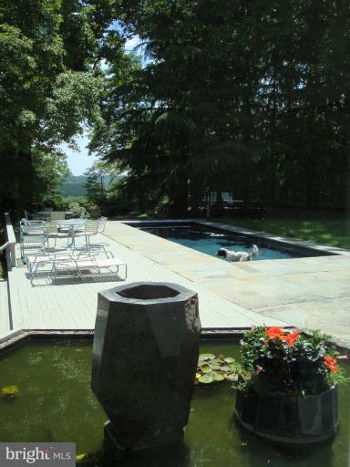 175 Chain Bridge Road McLean, VA 22101 - Photo 21 of 30 Exterior (Rear)