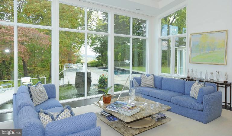 175 Chain Bridge Road McLean, VA 22101 - Photo 8 of 30 Living Room
