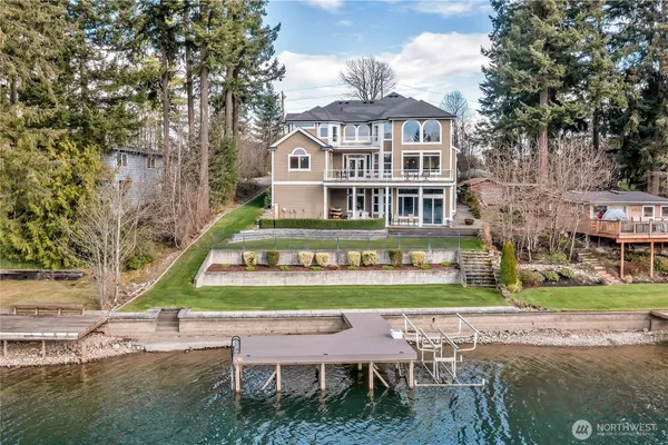 $3,250,000 | 21256 39th St Court East, Lake Tapps, WA 98391