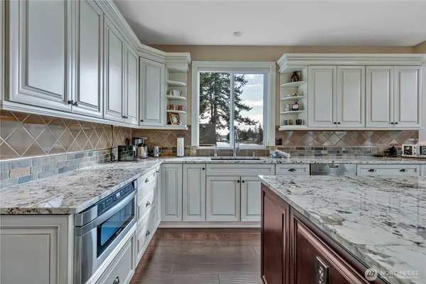 $3,250,000 | 21256 39th St Court East, Lake Tapps, WA 98391