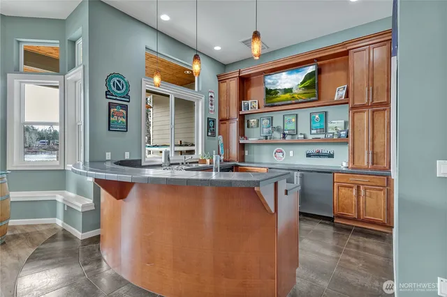 $3,250,000 | 21256 39th St Court East, Lake Tapps, WA 98391