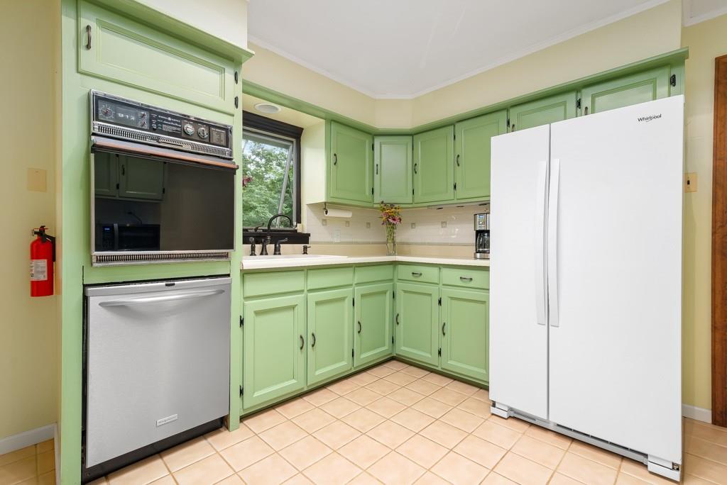 548 Steiner Bridge Road Valencia, PA 16059 - Photo 5 of 25