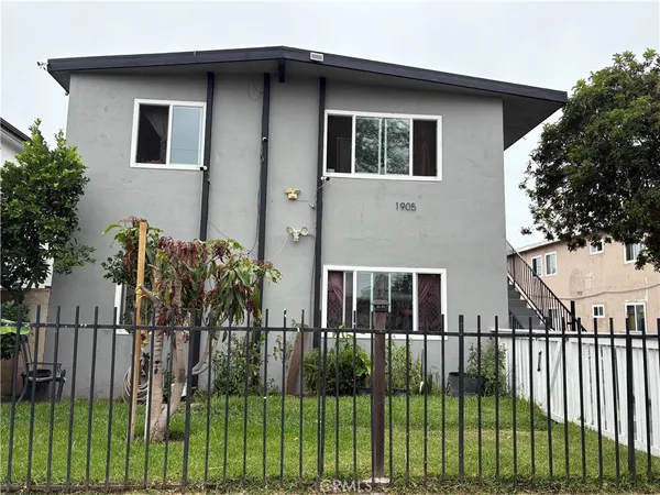 $2,350 | 1905 West Myrtle Street, Unit 3, Santa Ana, CA 92703