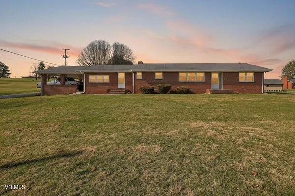 $264,000 | 42 Hurt Avenue, Lebanon, VA 24266