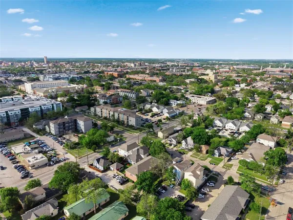 $225,000 | 1809 South 11th Street, Unit B, Waco, TX 76706