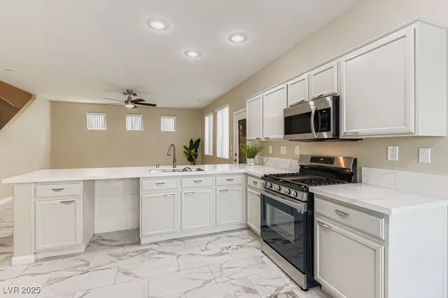 $2,050 | 9519 West Wooded Heights Avenue, Las Vegas, NV 89148