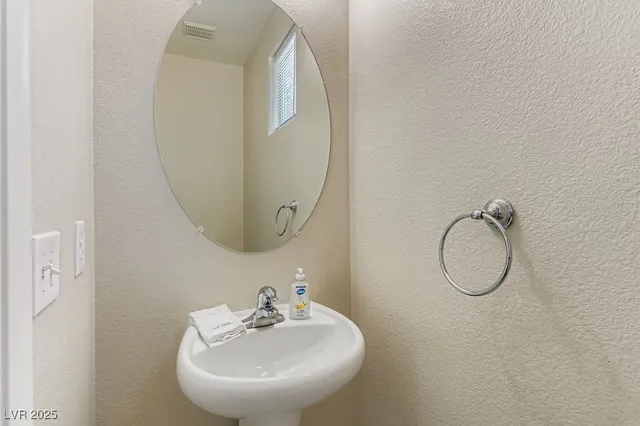 $2,050 | 9519 West Wooded Heights Avenue, Las Vegas, NV 89148