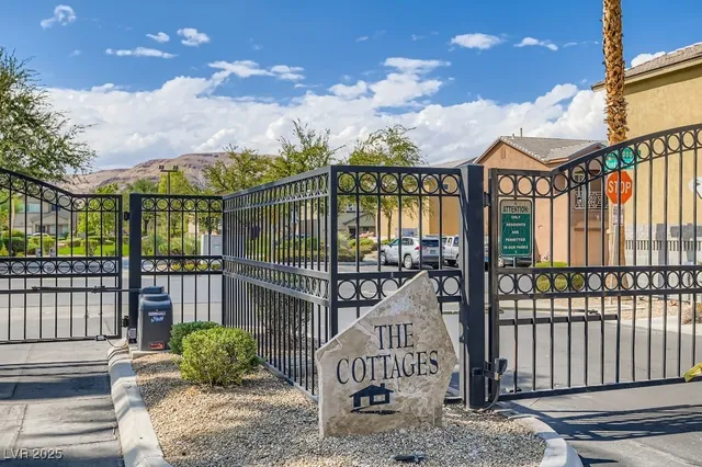 $2,050 | 9519 West Wooded Heights Avenue, Las Vegas, NV 89148