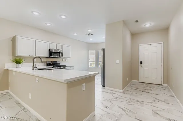 $2,050 | 9519 West Wooded Heights Avenue, Las Vegas, NV 89148