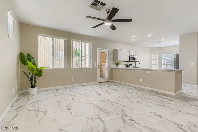 $2,050 | 9519 West Wooded Heights Avenue, Las Vegas, NV 89148