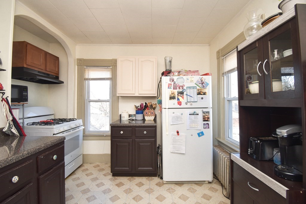 36 Forest Street Springfield, MA 01108 - Photo 9 of 42