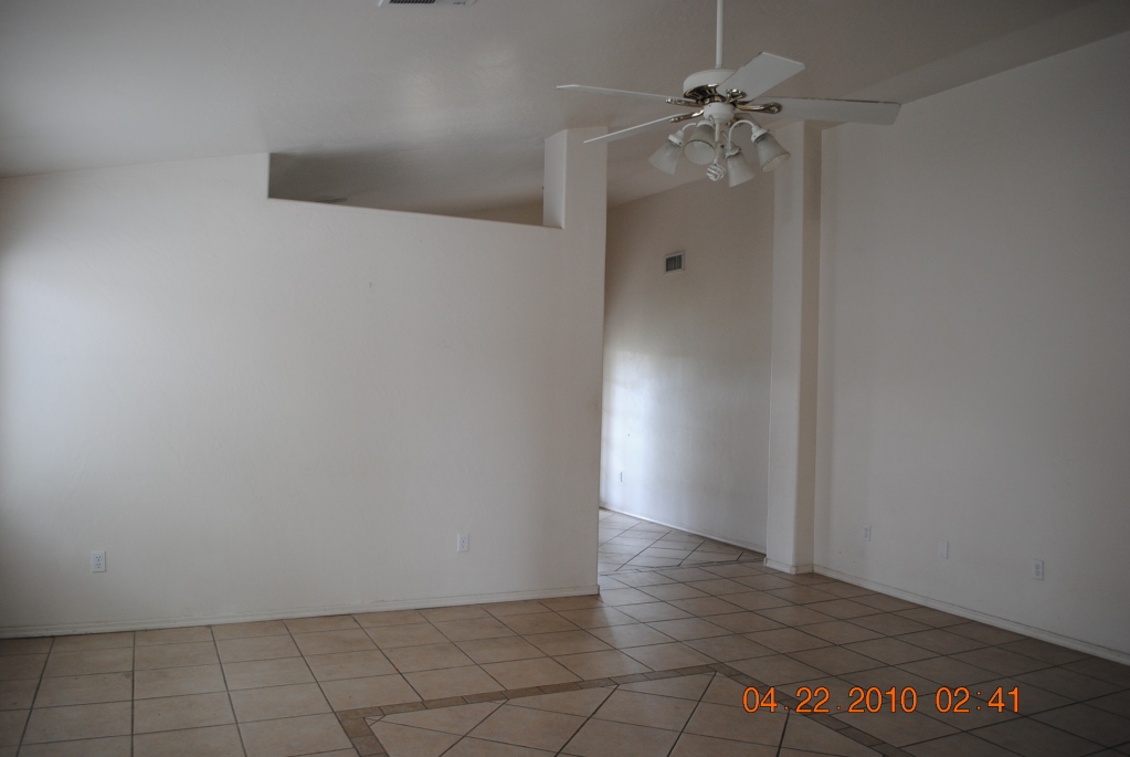 1489 West Page Avenue Gilbert, AZ 85233 - Photo 2 of 7 Great Room