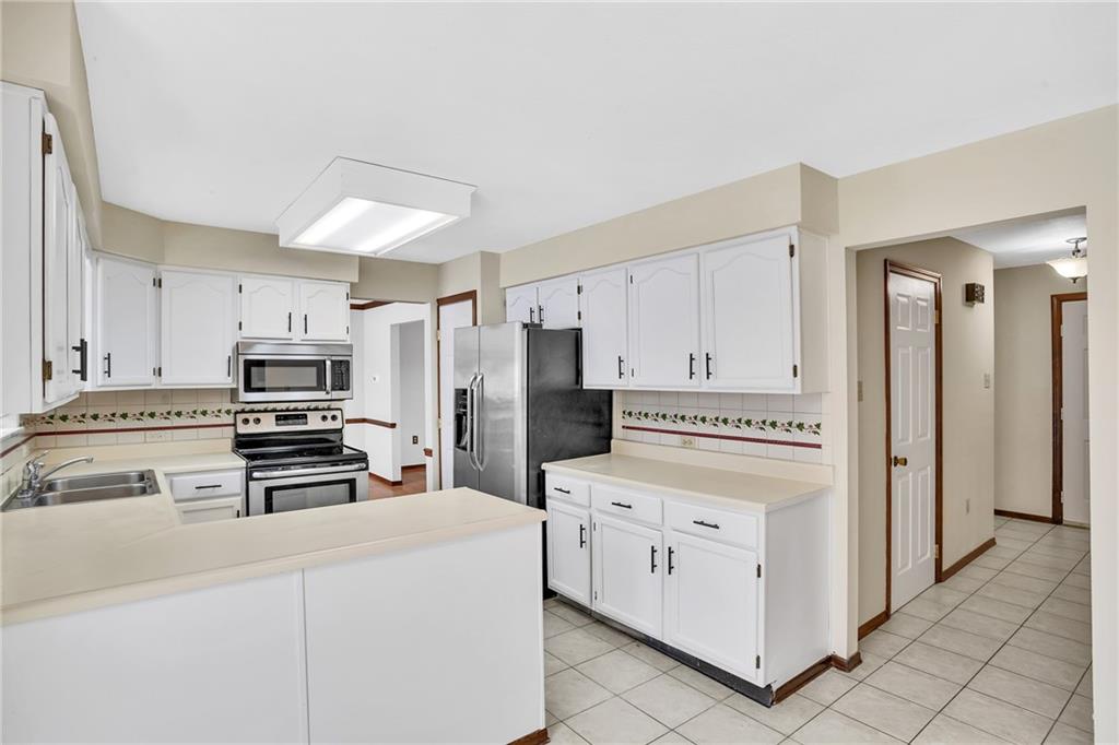 10191 Sudberry Drive Wexford, PA 15090 - Photo 12 of 49