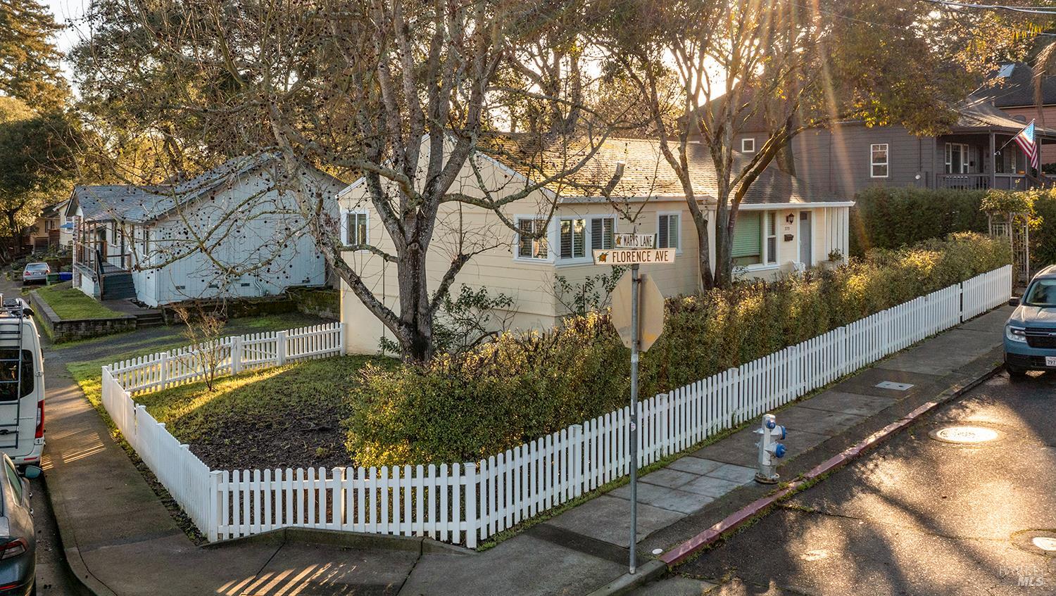 375 Florence Avenue Sebastopol, CA 95472 - Photo 2 of 41