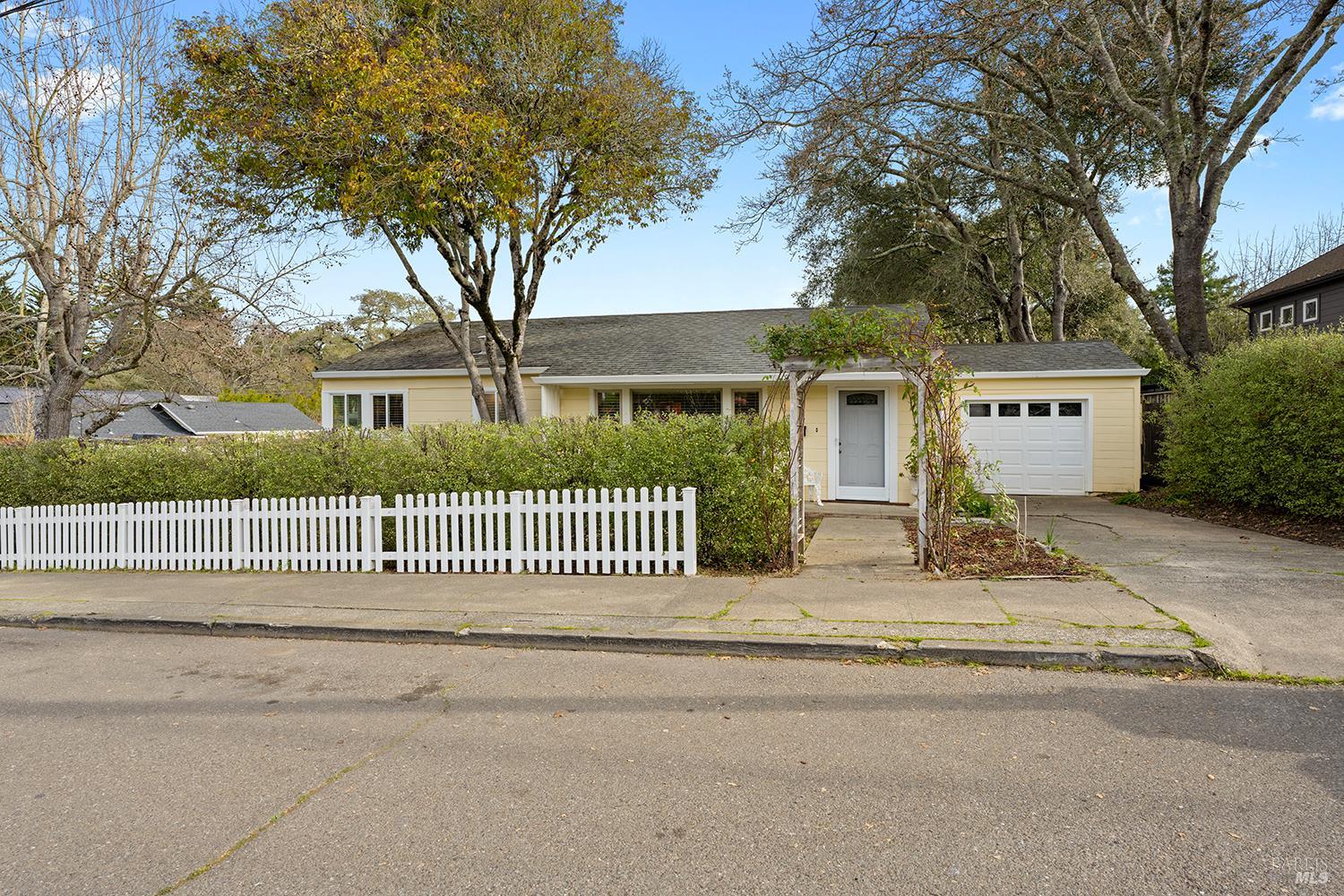 375 Florence Avenue Sebastopol, CA 95472 - Photo 3 of 41