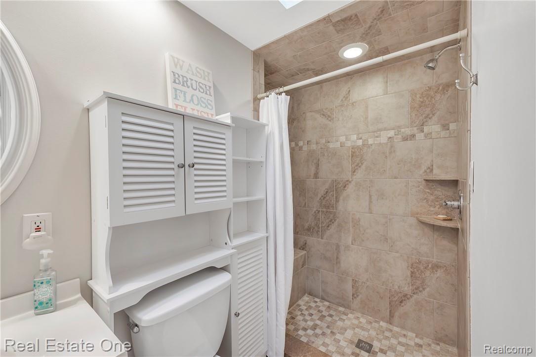 4879 Quarton Road Bloomfield Hills, MI 48301 - Photo 30 of 59 4879-Quarton-Rd-Bloomfield-Hills-MI-48301-windowstill-32.jpg