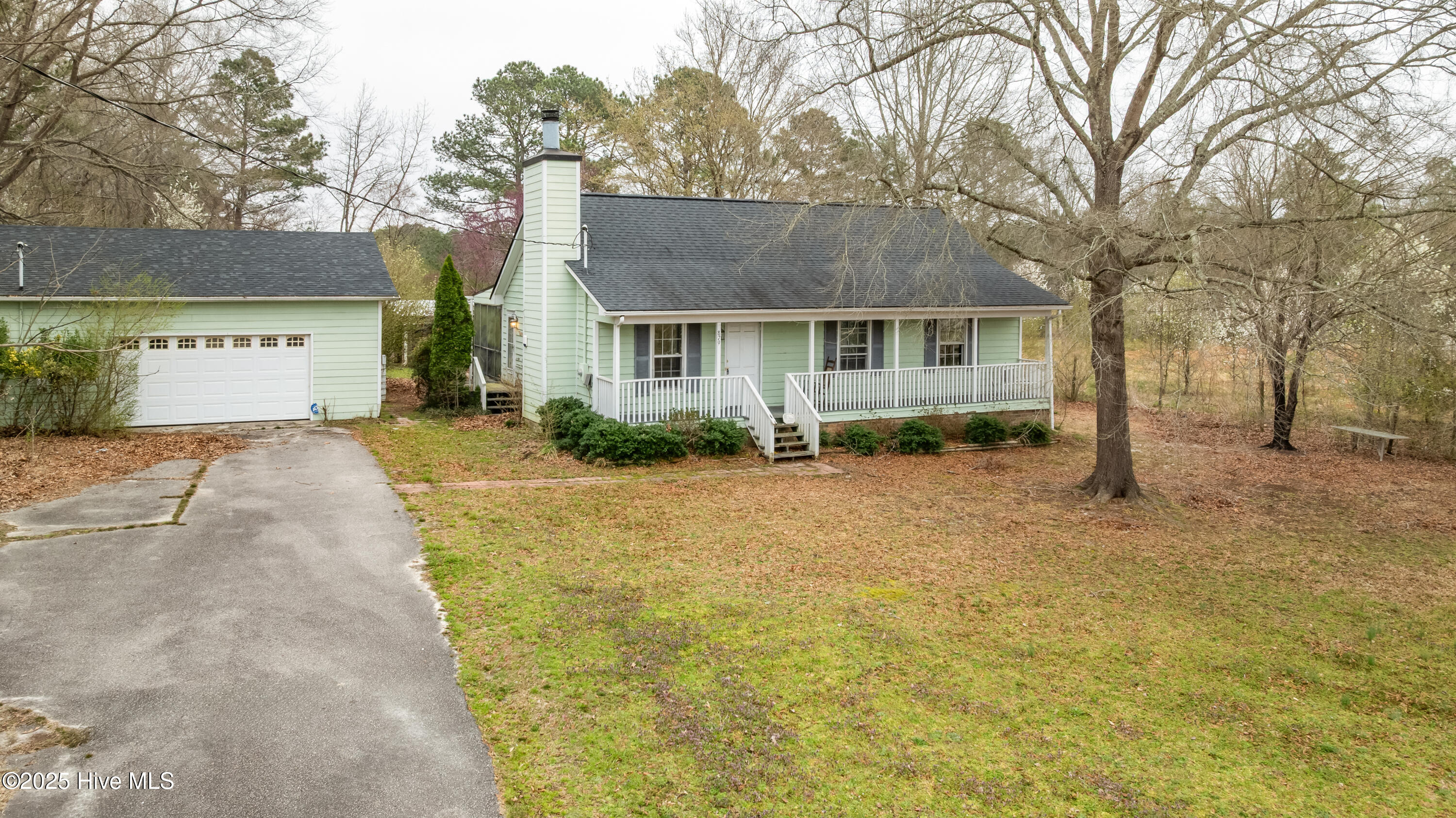 879 Cheves Road Zebulon, NC 27597 - Photo 1 of 22 DJI_20250313142436_0312_D