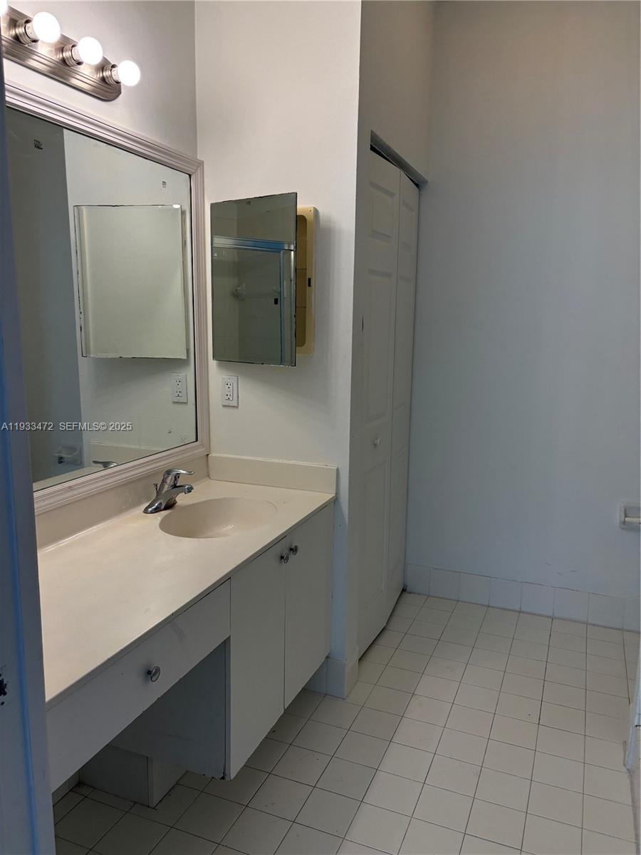 687 Northwest 42nd Avenue Plantation, FL 33317 - Photo 12 of 14