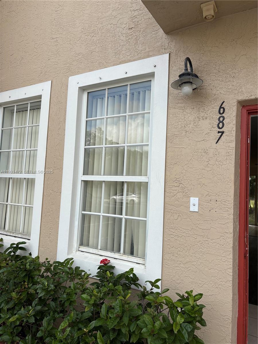 687 Northwest 42nd Avenue Plantation, FL 33317 - Photo 2 of 14