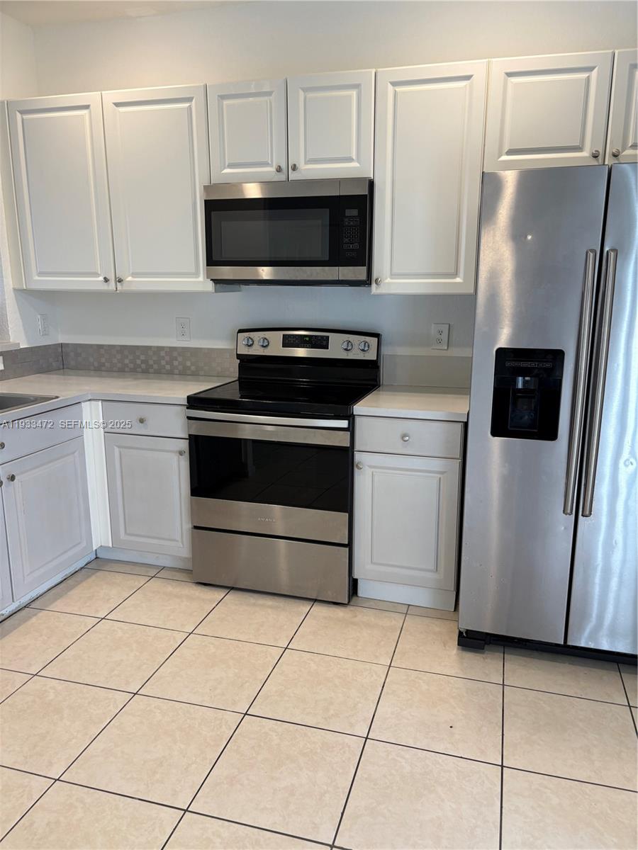 687 Northwest 42nd Avenue Plantation, FL 33317 - Photo 5 of 14