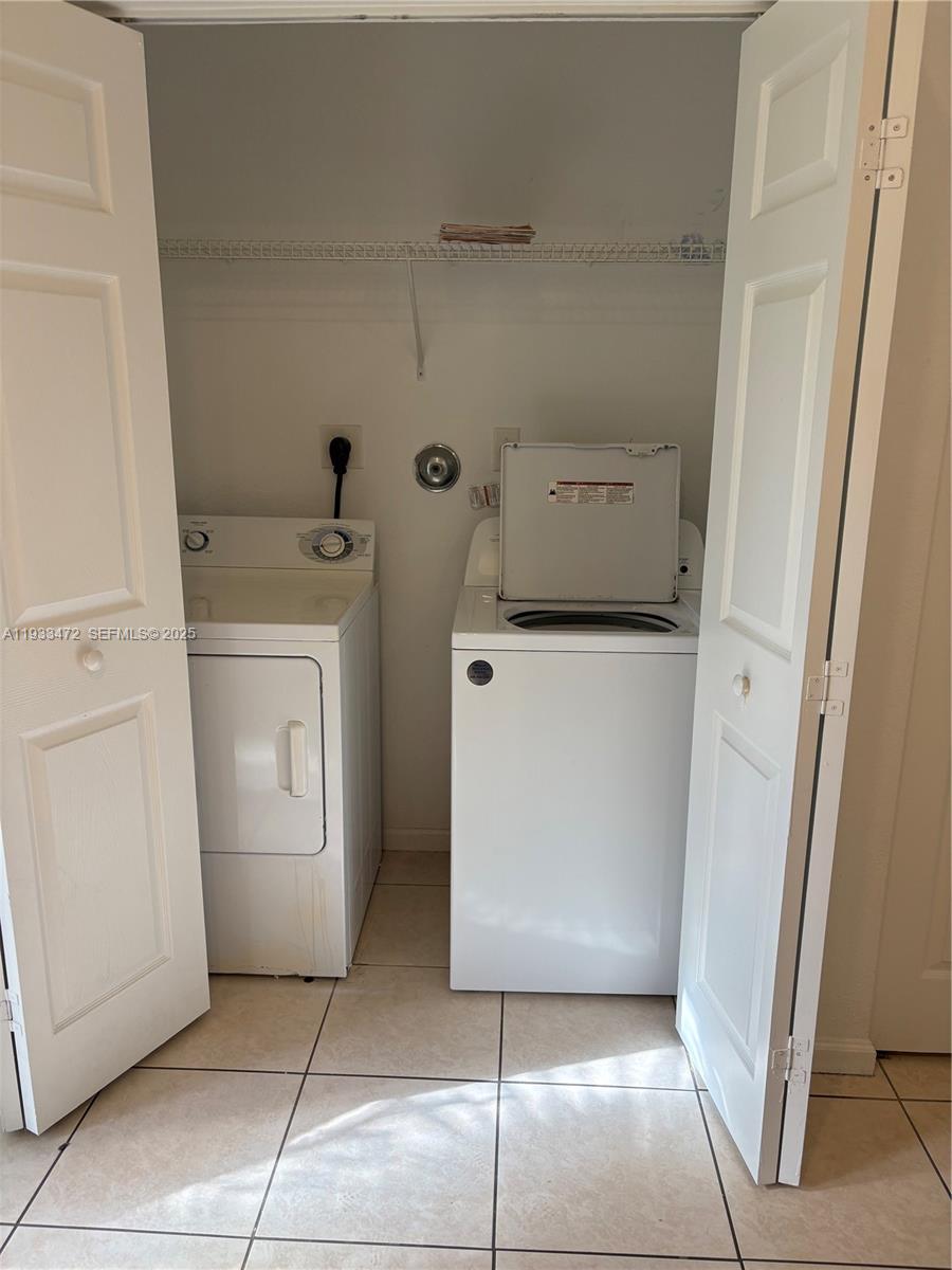 687 Northwest 42nd Avenue Plantation, FL 33317 - Photo 7 of 14