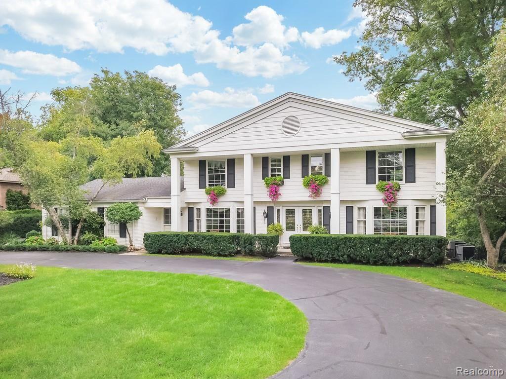 32400 Evergreen Road Beverly Hills, MI 48025 - Photo 1 of 71
