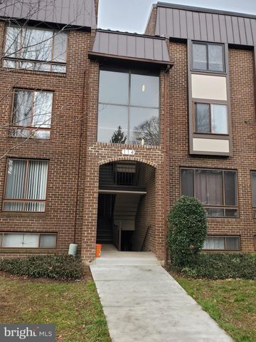 $340,000 | 114 Roberts Lane, Unit 301, Alexandria, VA 22314