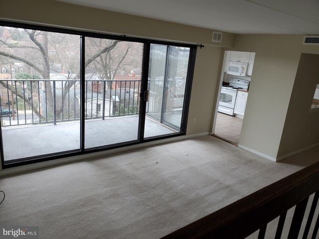 $340,000 | 114 Roberts Lane, Unit 301, Alexandria, VA 22314