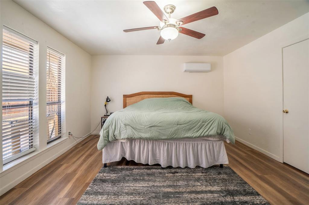 420 39th Street Southeast Paris, TX 75462 - Photo 14 of 25 a bedroom with a bed and window