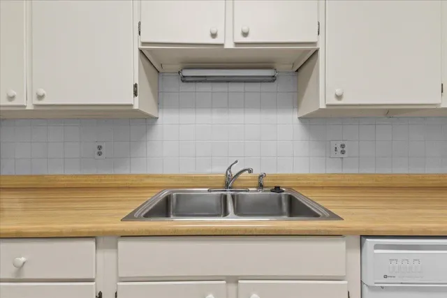 $254,900 | 100 Kennedy Drive, Unit 62, South Burlington, VT 05403