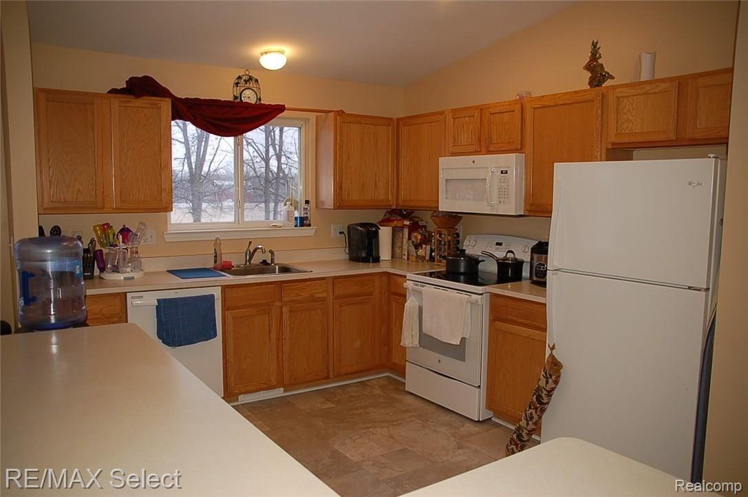 358 Sweet Briar Ridge Linden, MI 48451 - Photo 8 of 20 DSC_0003.JPG