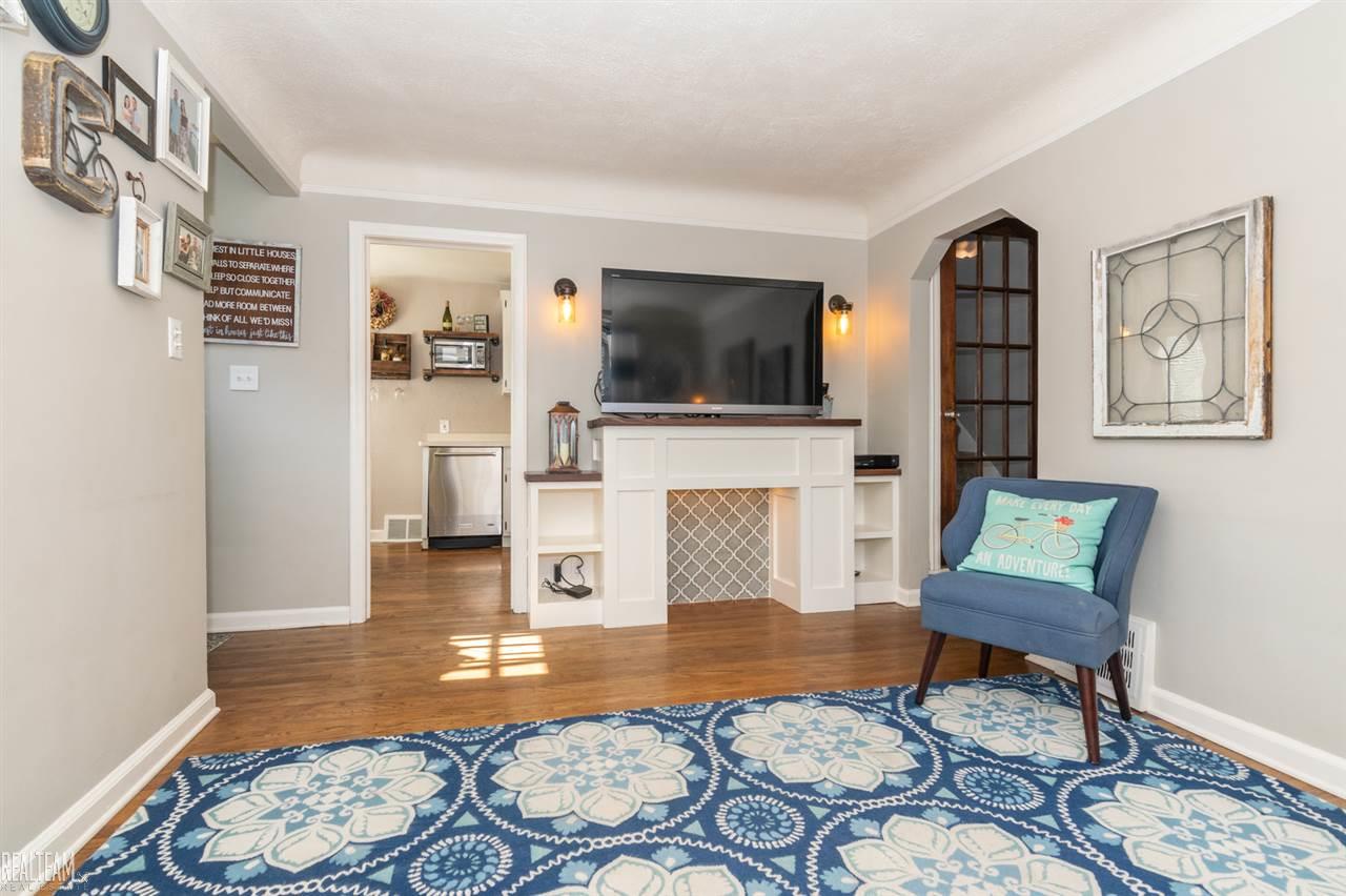 910 Harvard Road Berkley, MI 48072 - Photo 5 of 24