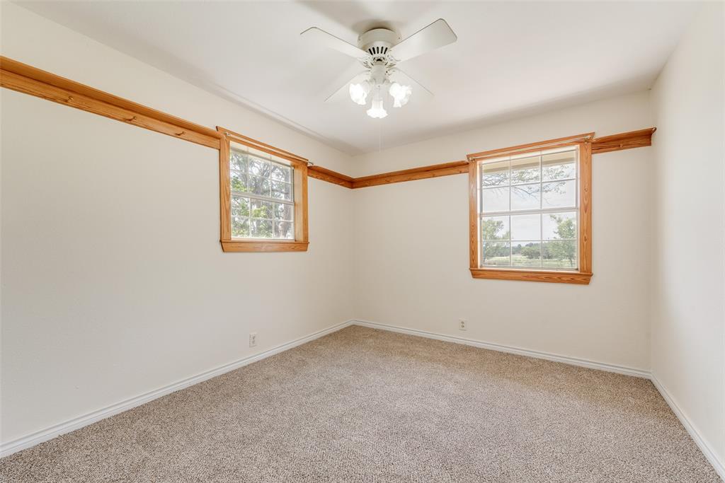 1447 Campbell Road Midlothian, TX 76065 - Photo 23 of 40