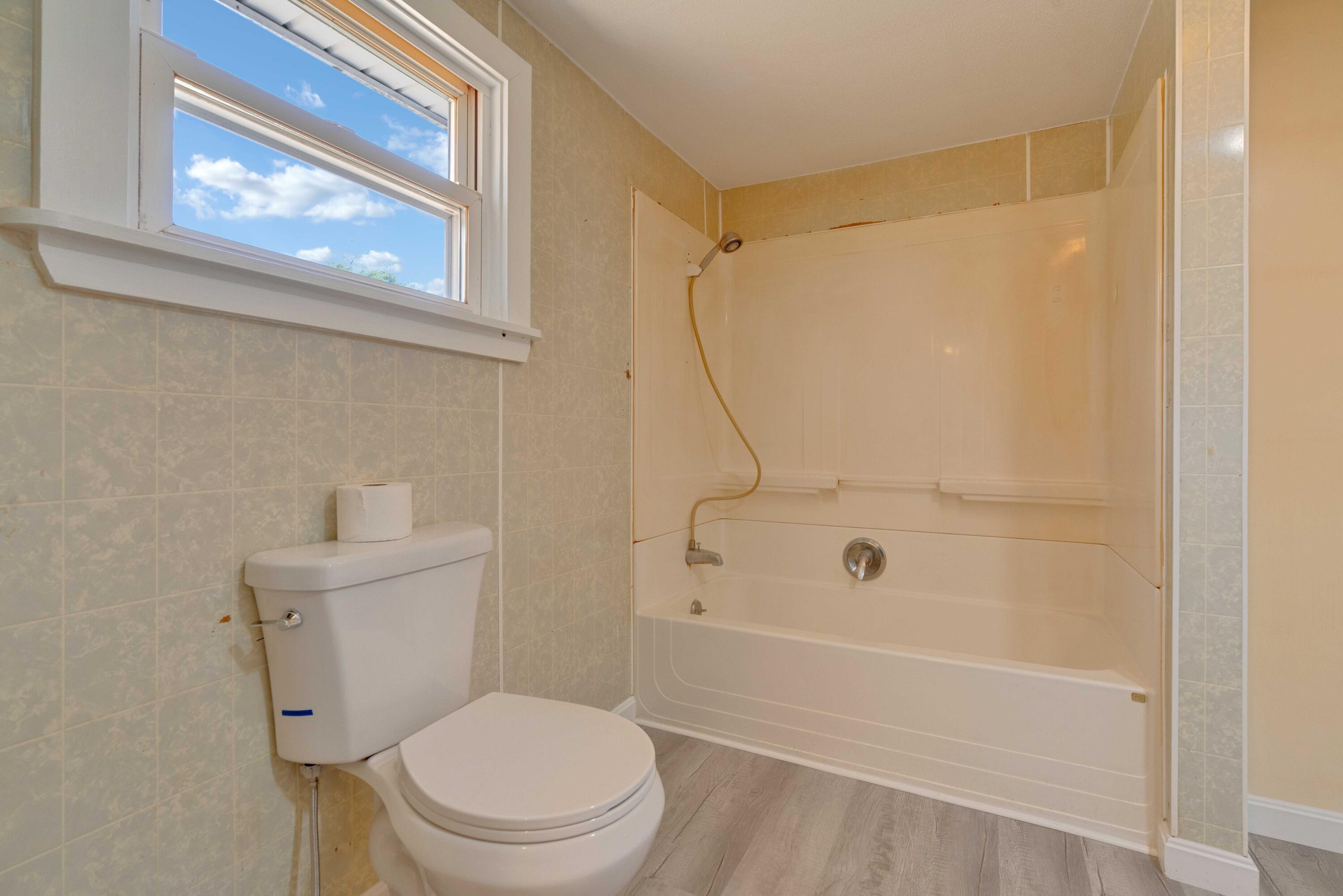 140 Grammar Road Sanford, ME 04073 - Photo 17 of 36 _DSC9769