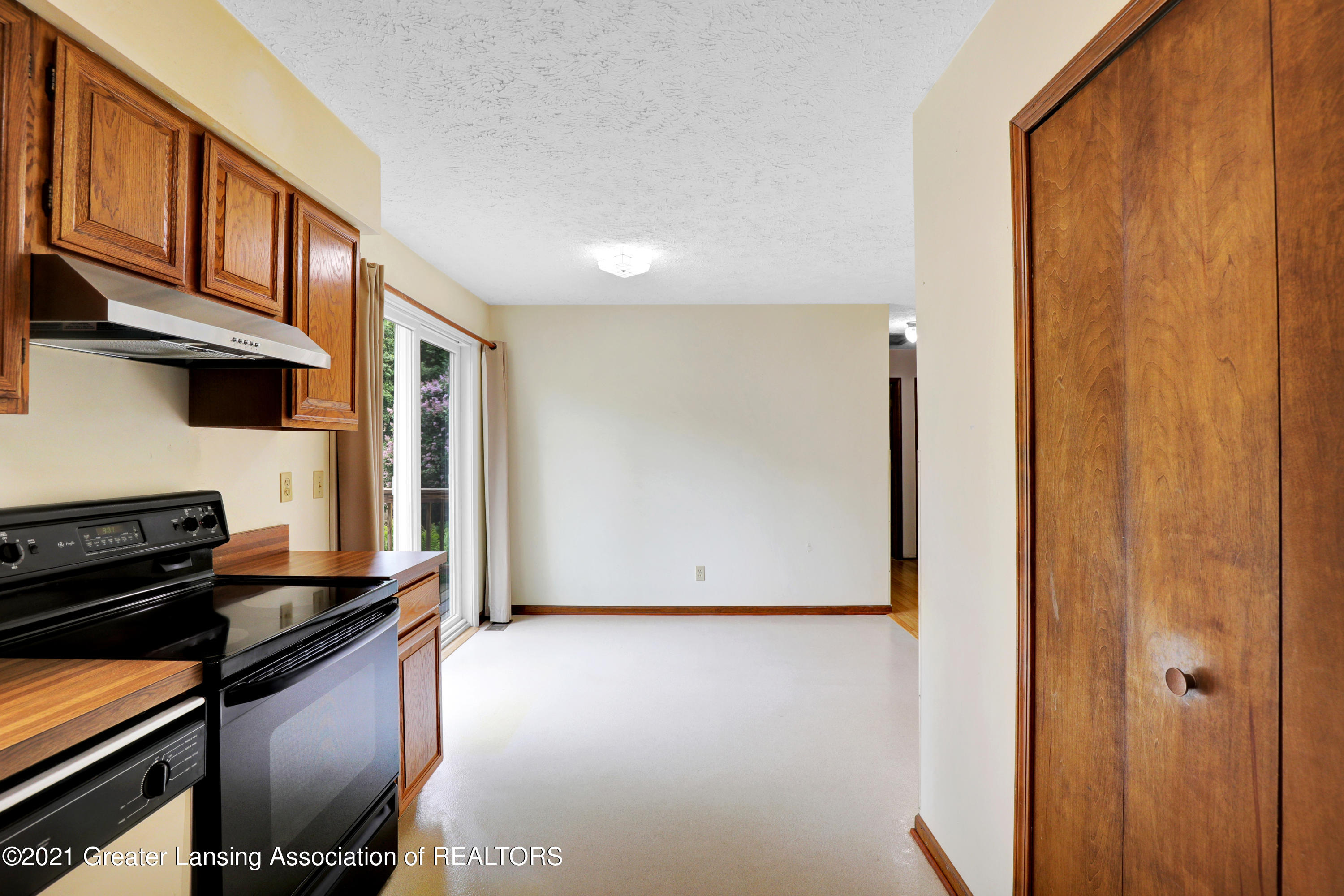 1684 Pepper Ridge Drive Haslett, MI 48840 - Photo 5 of 29 9I3A1109